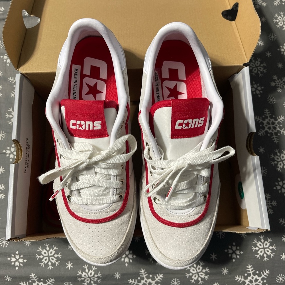 Converse - Picture 3 of 4